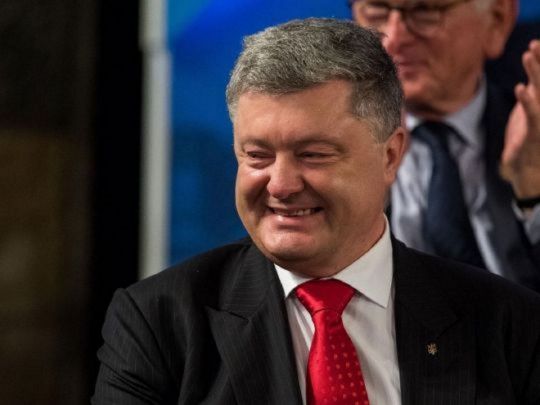 На&nbsp;Порошенка пропонують накласти санкції за&nbsp;шкоду інтересам України: на&nbsp;сайті президента з&rsquo;явилась відповідна петиція
