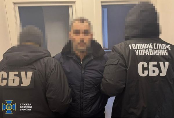 Шпигували за волонтерами та посадовцями міжнародних організацій: СБУ затримала агентів фсб під керівництвом київського адвоката