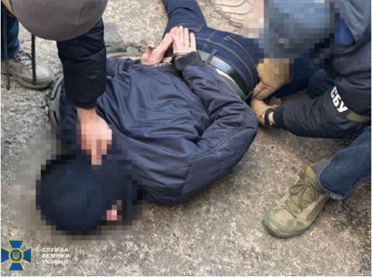 Шпигували за волонтерами та посадовцями міжнародних організацій: СБУ затримала агентів фсб під керівництвом київського адвоката