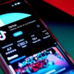 TikTok возвращается в американские магазины приложений