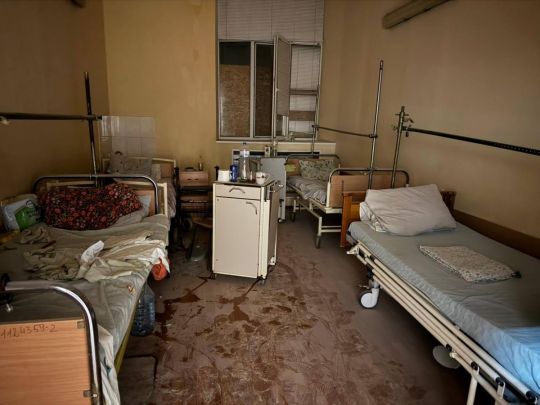 Окупанти вночі обстріляли Херсон і&nbsp;Харків: серед постраждалих є&nbsp;медсестри і&nbsp;пацієнти лікарень (фото)