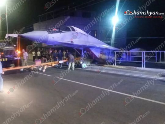 В&nbsp;Арменії російський винищувач врізався в&nbsp;стовб (фото, відео)