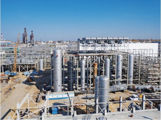Невідомі дрони вдарили по&nbsp;Самарській області: під атакою нафтопереробні заводи (відео)