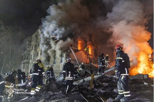 росія масовано атакувала Україну балістикою: страшні руйнування, пошкоджена залізниця, під завалами люди (фото, відео)