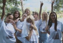 По-простому: відома блогерка вразила своєю девіч-вечіркою